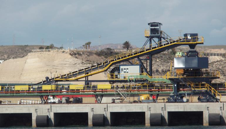 Endesa, cargador de carbón del muelle de Ribera 